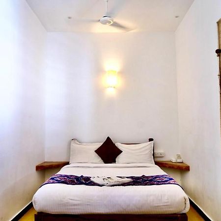 French Rivera Guest House 蓬蒂切里 外观 照片