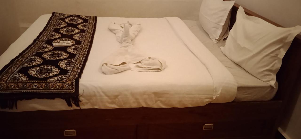 French Rivera Guest House 蓬蒂切里 外观 照片